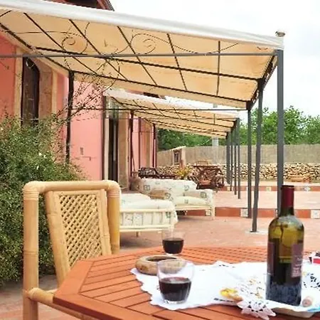 Agriturismo Vita E Natura Bauernhof Noto